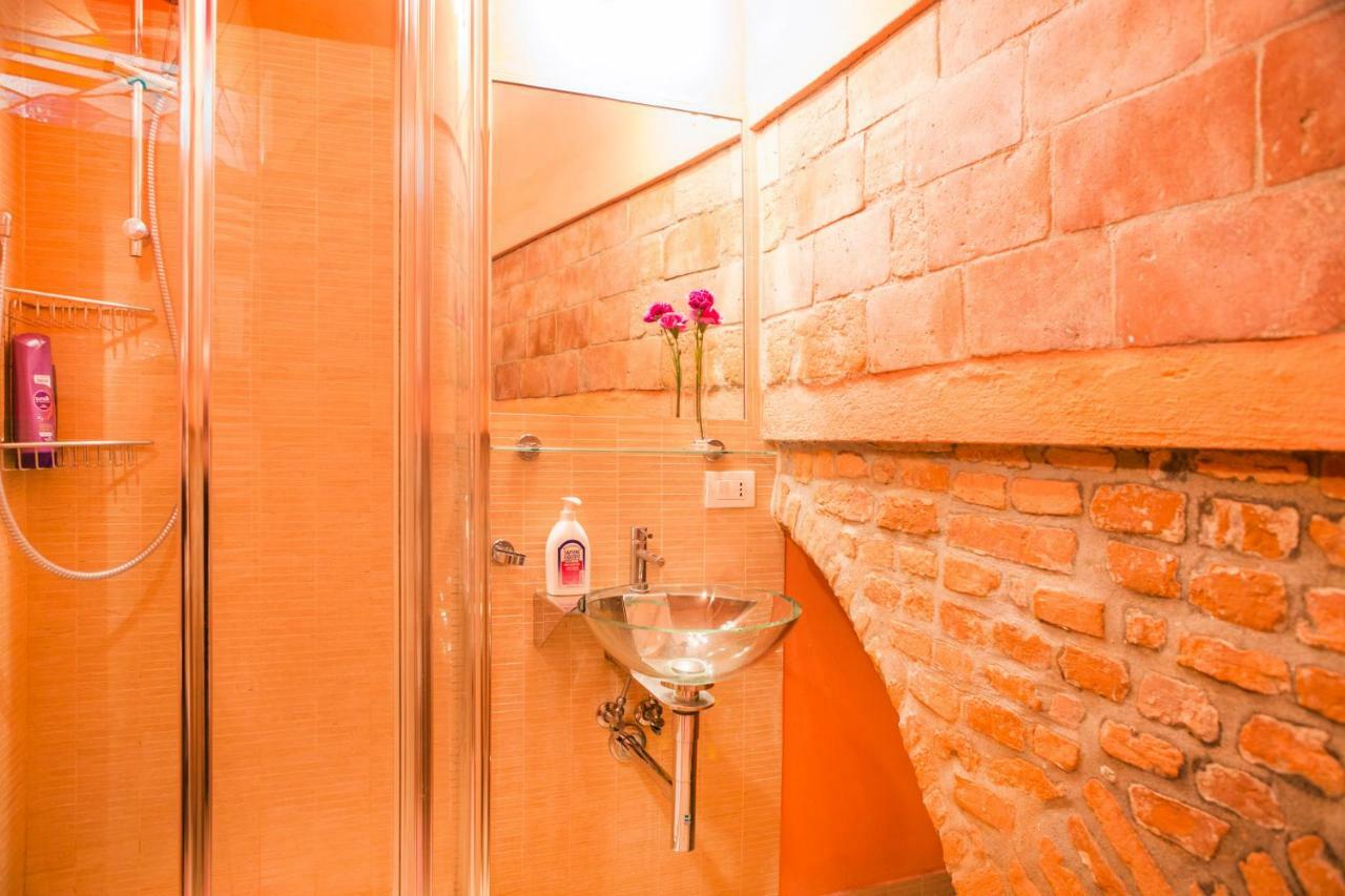 Art Apartment Vicolo Del Panico Florence Exterior photo